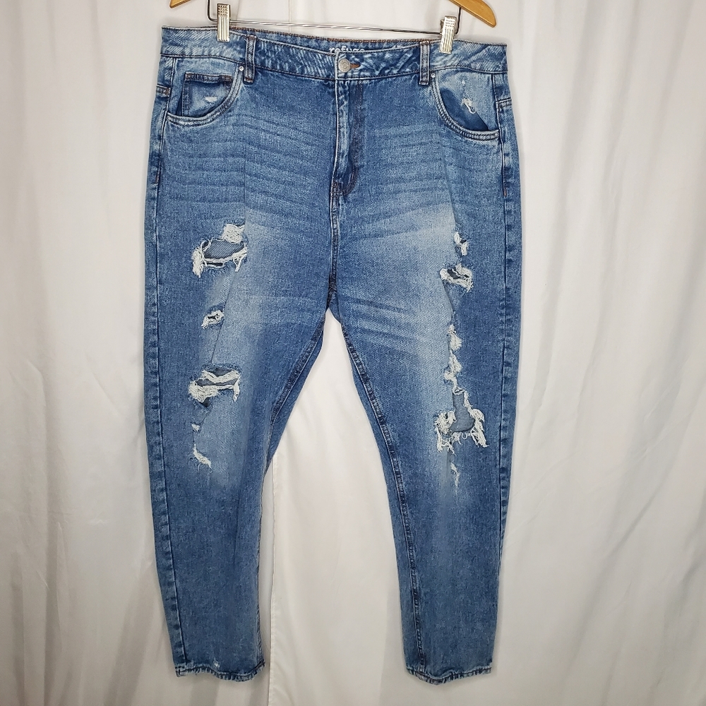 Refuge Distressed Relaxed High Rise Mom Jean Size 15